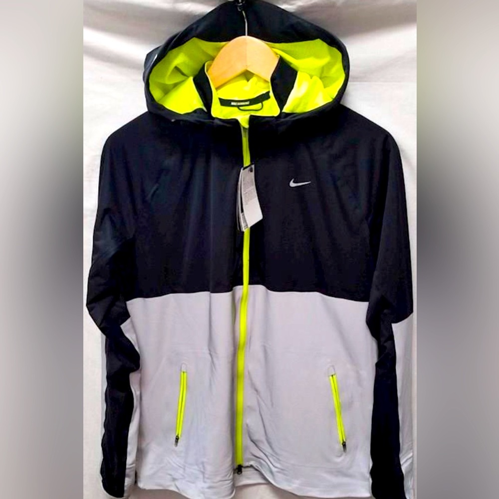 Nike women size L wind breaker